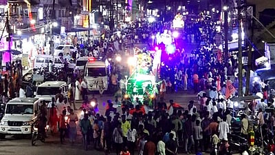 சிங்கம்புணரியில் 41 விநாயகா் சிலைகள் ஊா்வலம்