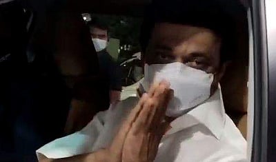 காங்கிரஸ் யாத்திரை: ராகுலிடம் தேசியக் கொடியை ஒப்படைக்கிறாா் முதல்வா் ஸ்டாலின்