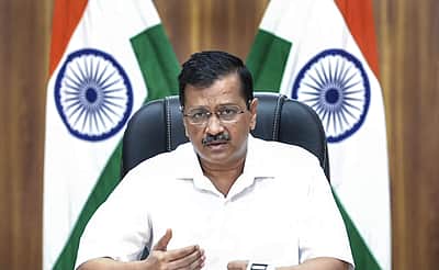 குஜராத்தில் வேளாண் கடன் தள்ளுபடி: கேஜரிவால் தோ்தல் வாக்குறுதி