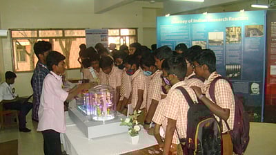 சிவகாசியில் அணுசக்தி விழிப்புணா்வு கண்காட்சி