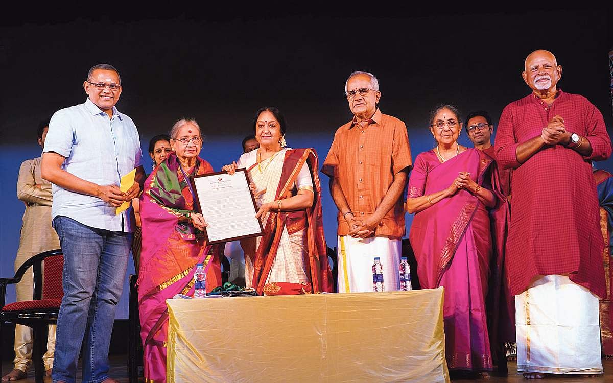 பத்து நாள்- பத்து திருவிழா...!