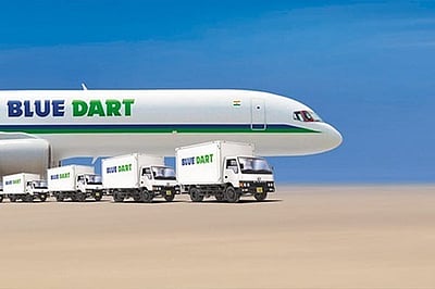 சரக்குக் கட்டணங்களை உயா்த்தும் புளூ டாா்ட்