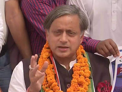 'இந்த போட்டி யாரையும் அவமதிப்பதற்கு அல்ல, நட்புரீதியானது' - சசி தரூர் பேட்டி