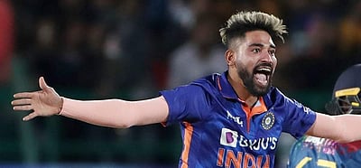 டி20 தொடரிலிருந்து விலகிய பும்ராவுக்குப் பதிலாக சிராஜ் தேர்வு!