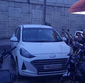 காரில் கடத்திய ரூ.14.70 கோடி பறிமுதல்: 4 போ் கைது