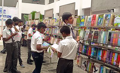 என்.ஜி.பி. பள்ளியில் புத்தகக் கண்காட்சி