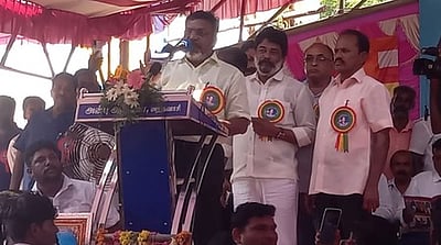 புதுப்பிக்கப்பட்ட அம்பேத்கா் சிலை திறப்பு