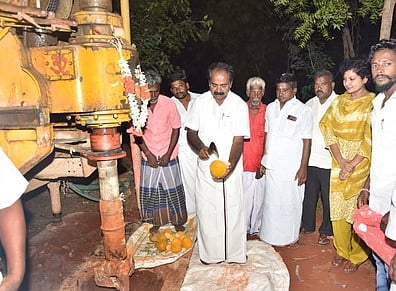 அறந்தாங்கி, திருவரங்குளத்தில் ரூ.49.63 லட்சத்தில் வளா்ச்சிப் பணிகள்