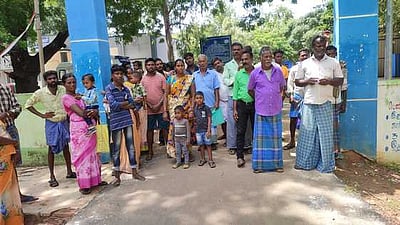 மருத்துவரைக் கண்டித்து தா.பழூா் அரசு மருத்துவமனை முற்றுகை