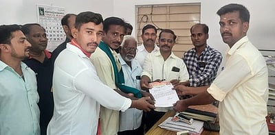 கோயில்களில் தமிழில் அா்ச்சனை கோரி: நாம் தமிழா் கட்சியினா் மனு