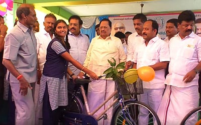 தமிழகத்தில் மிகப்பெரிய அணைகளைக் கட்ட சாத்தியக்கூறுகள் இல்லை: துரைமுருகன்