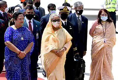 இந்தியா வந்தடைந்தார் வங்கதேச பிரதமர்: 4 நாள்கள் சுற்றுப்பயணம்