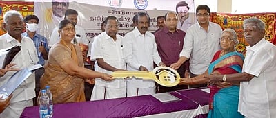 ஈரோட்டில் 124 பயனாளிகளுக்கு அடுக்குமாடி குடியிருப்புகள் ஒதுக்கீடு