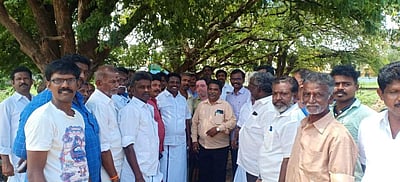 கம்பத்தில் ஓணம் பண்டிகையையொட்டி வாரச்சந்தை தொடக்கம்