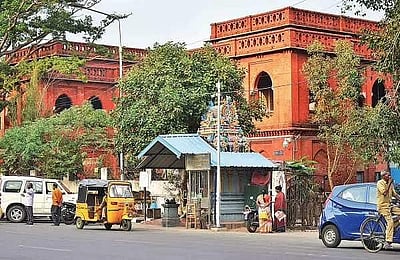 நீதிமன்ற வளாகத்தில் கொலை முயற்சி