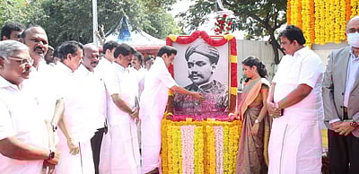 வ. உ. சிதம்பரனாரின் சிலைக்கு முதல்வர் ஸ்டாலின் மரியாதை