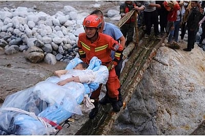 சீனா: நிலநடுக்க பலி 65-ஆக உயா்வு