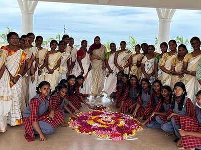 ராமநாதபுரம் அருகே பள்ளியில் ஓணம் பண்டிகை கொண்டாட்டம்