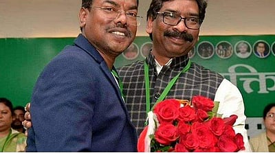 சர்ச்சையைக் கிளப்பி ஹேமந்த் சோரன் சகோதரரின் 'உள்ளாடை' பேச்சு