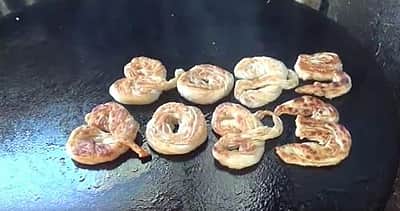 புத்தாண்டை வரவேற்கும் '2023' எண் கொண்ட மதுரை பரோட்டா!