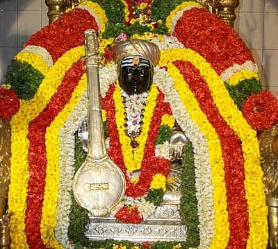 சங்கீத மும்மூர்த்திகளில் முதன்மையானவர் ஸ்ரீதியாகராஜர்