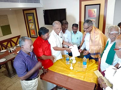 காரைக்கால் வந்த காவிரி நீர் மேலாண்மை ஆணையத் தலைவருடன் விவசாயிகள் சந்திப்பு