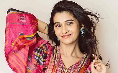 அழகில் ஜொலிக்கும் ப்ரியா பவானி சங்கர் - புகைப்படங்கள்