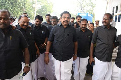 பெண் காவலருக்கே பாதுகாப்பு இல்லையே: எடப்பாடி பழனிசாமி