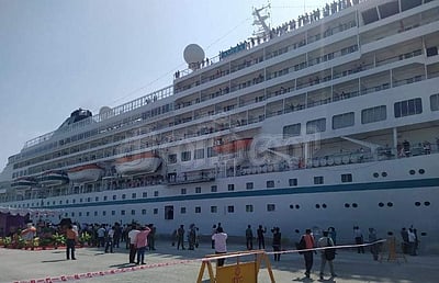 சுற்றுலா கப்பல் தூத்துக்குடி வஉசி துறைமுகம் வருகை