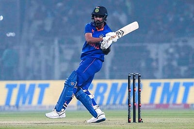 நிதான ஆட்டத்தால் சாதித்த கே.எல்.ராகுல்: தொடரைக் கைப்பற்றிய இந்தியா!