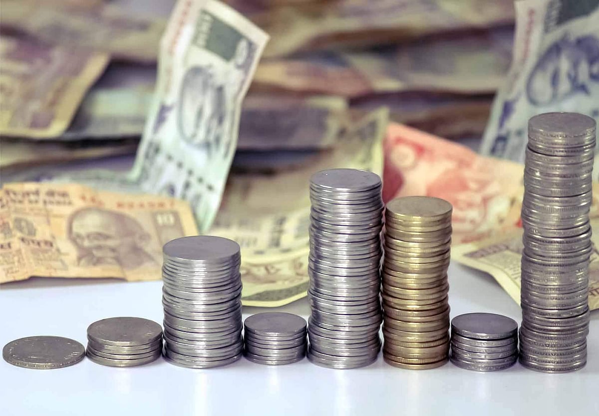 வளா்ச்சியும் கவலையும்! உலகப் பொருளாதார வளா்ச்சி குறித்த தலையங்கம்