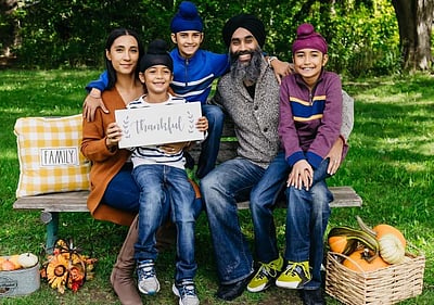 'டர்பன்-ஃபிரன்ட்லி' ஹெல்மட்: கனடாவில் புதுமை நிகழ்த்திய சீக்கியப் பெண்