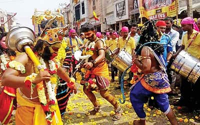 தெய்வம் தந்த கலை இது!