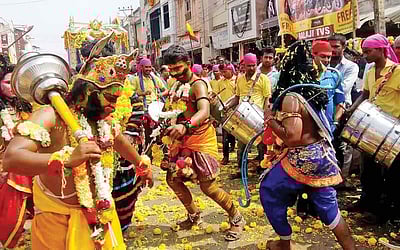 தெய்வம் தந்த கலை இது!