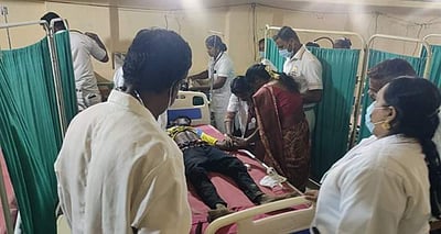 அவனியாபுரம் ஜல்லிக்கட்டு தொடங்குவதற்கு முன்பே காளைகள் முட்டி 3 பேர் காயம்!