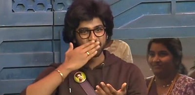 பிக் பாஸிலிருந்து பணப்பெட்டியுடன் வெளியேறினார் கதிரவன்!