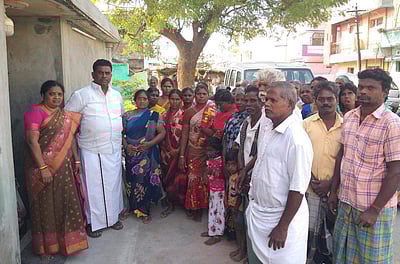 கழிப்பிடம் கட்டித் தாருங்கள்! மலைக்குறவர் பெண்கள் கோரிக்கை!!