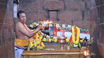 கீழையூர் ஸ்ரீரங்கநாத பெருமாள் ஆலயத்தில் சொர்க்க வாசல் திறப்பு