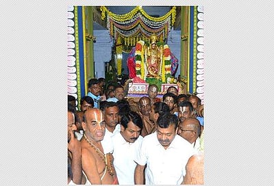 ஸ்ரீவில்லிபுத்தூர் ஆண்டாள் கோயிலில் சொர்க்கவாசல் திறப்பு: ஏராளமான பக்தர்கள் சாமி தரிசனம்!