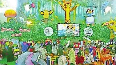 மாணவா்களைக் கவரும்  இல்லம் தேடிக் கல்வி அரங்கு