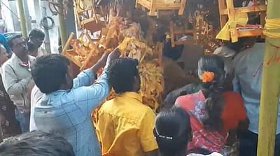 சேலம் சமயபுரம் மாரியம்மன் கோயிலில் குழந்தை வரம் வேண்டி ஆயிரக்கணக்கானோர் வழிபாடு!