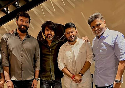 ‘இலட்சிய படக்குழு; லவ் யூ தளபதி’- வாரிசு பாடலாசிரியர் விவேக் ட்வீட்!