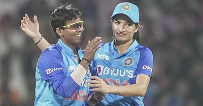 ஐசிசி டி20 அணியில் நான்கு இந்திய வீராங்கனைகள்!