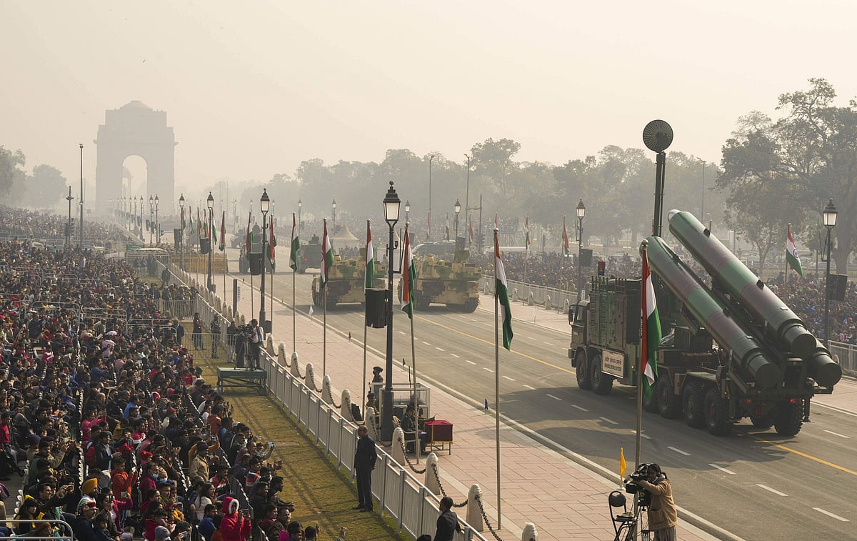 குடியரசு தின ஒத்திகையால் போக்குவரத்து நெரிசலில் தத்தளித்த தில்லி - புகைப்படங்கள்