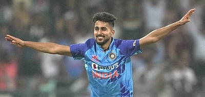 ஐபிஎல் தொடரிலிருந்து விலகிய உம்ரான் மாலிக்; கேகேஆர் அணியில் மாற்று வீரர் சேர்ப்பு!