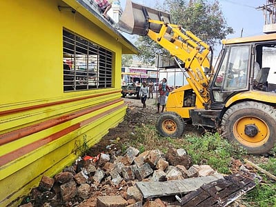 நாமக்கல் பலப்பட்டரை மாரியம்மன் கோயில் இடிப்பு!