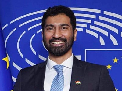 காங்கிரஸிலிருந்து விலகினார் ஏ.கே.அந்தோனியின் மகன் அனில் 