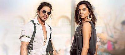 முதல் நாளிலேயே வசூலில் சதமடித்த ஷாருக் கானின் பதான்!