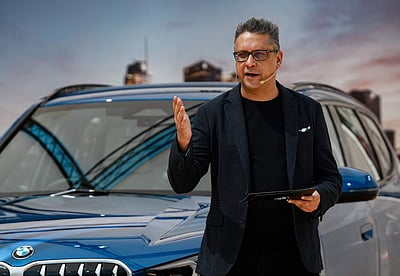 பிஎம்டபிள்யூ எக்ஸ்1 சொகுசு கார் இந்தியாவில் அறிமுகம் - புகைப்படங்கள்