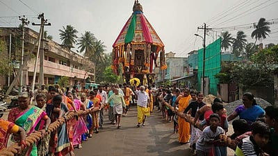 சீர்காழி புற்றடி மாரியம்மன் கோயிலில் தேர் திருவிழா